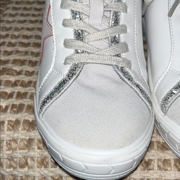 Vintage Havana White and Silver Sneakers - Picture 10 of 12